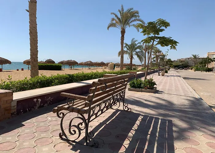 Front - Sea View - Ain Sokhna Red Sea على الشاطئ - إطلالة على البحر - الطابق الأرضي مع حديقة فيلة عين السخنة