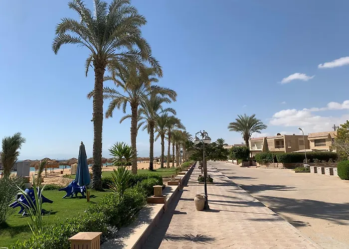 Front - Sea View - Ain Sokhna Red Sea على الشاطئ - إطلالة على البحر - الطابق الأرضي مع حديقة فيلة عين السخنة