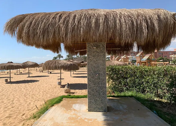 Front - Sea View - Ain Sokhna Red Sea على الشاطئ - إطلالة على البحر - الطابق الأرضي مع حديقة فيلة عين السخنة